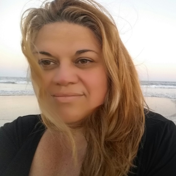 Meet your Posher, Gerri - Picture 2 of 2